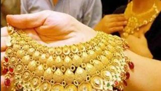 MCX Gold Rate Today, 20 April 2021: मुनाफावसूली से लुढ़का सोना, खरीदारी बढ़ने से चढ़ी चांदी, जानें- आज सोने में क्या करें?