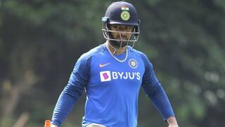 रिषभ पंत पर धोनी की तरह खेलने का दबाव ना डालें कोहली-शास्त्री: वीरेंदर सहवाग