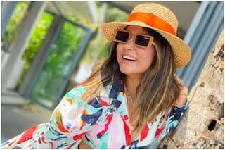 Hina Khan Shares Sunny Pictures From Maldives Looking Pretty in a Floral Mini-Skirt - See Pics