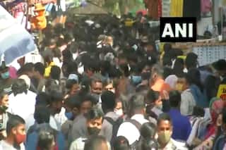 दिल्ली में इन 5 जगहों को माना गया है कोरोना 'सुपर स्प्रेडर', यहां जानें से बचें