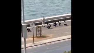 Viral Video: Mumbai Police Makes 5 Men do 'Murga Walk' for Trying to Enter Sea at Marine Drive | Watch
