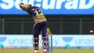 Andre Russell Clean Bowled by Sam Curran in Most Bizarre Fashion During KKR-CSK IPL 2021 Game | WATCH VIDEO