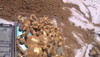 Gold Treasure Video: कंगाल किसान बना मालामाल, बंजर जमीन से मिला करोड़ों का सोना