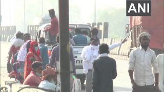 Fearing Covid-19 Lockdown, Migrant Workers in Kanpur Seen Walking Back Home As Public Transport Takes a Hit
