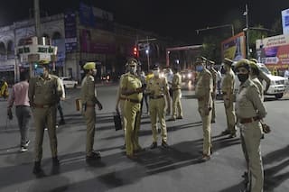 Noida Night Curfew Extended: गौतम बुद्ध नगर जिले में 30 अप्रैल तक बढ़ाया गया नाइट कर्फ्यू, जारी रहेंगी ये पाबंदियां