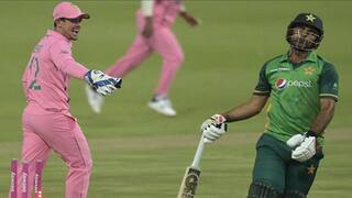 'What About The Cheeky Giggle?' - Waqar Slams de Kock Following Controversial Fake Fielding