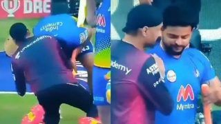 CSK Star Suresh Raina Touching Harbhajan Singh's Feet Ahead of KKR IPL 2021 Game Goes Viral | VIDEO