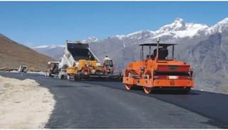 भारत ने नेपाल की तरफ बढ़ाए मदद के हाथ, सड़क निर्माण के लिए दिए 800 करोड़