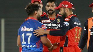 Virat Kohli, Mohammed Siraj Consoling Rishabh Pant After RCB Beat DC in IPL 2021 Game is Unmissable | WATCH VIDEO
