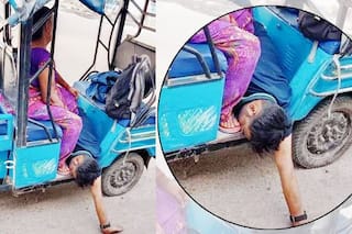 Varanasi COVID Crisis: Son Dies Due to Lack of Medical Aid, Mother Carries His Body on E-rickshaw