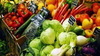 Vegetable Price Hike: बेमौसम बारिश ने बिगाड़ा खेल, सब्जियों और फलों के दाम बढ़े