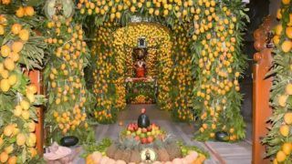 Akshaya Tritiya 2021: Vitthal Rukmini Temple Decorated With 7000 Mangoes, to be Distributed Among Covid Patients | Watch