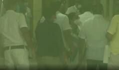Mamata Camps at CBI Office After Detention Of Bengal Ministers In Narada Sting Case, Challenges Probe Agency To Arrest Her