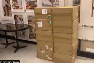 Over 400 Oxygen Concentrators Recovered From Khan Market Restaurant After Delhi Police Raids