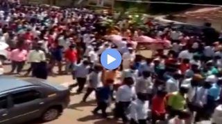 Viral Video: Hundreds of People Attend Funeral of 'Divine Horse' in Karnataka, Flout COVID-19 Restrictions | WATCH