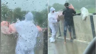 Caught on Cam: COVID Patient's Body Being Thrown Into River in UP's Balrampur | Watch Shocking Video