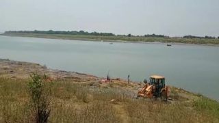 Bodies Seen Floating on Banks of Ganga in Bihar's Buxar, Sends Panic Across Town