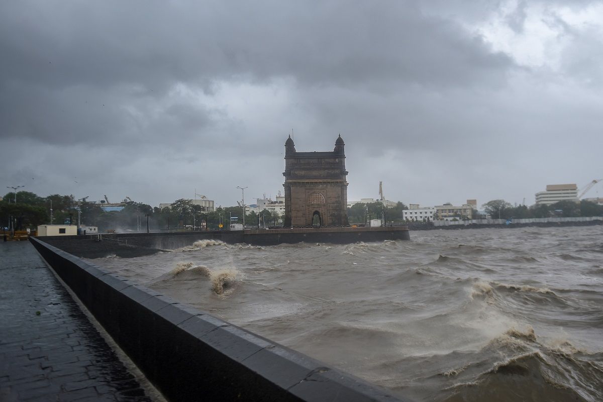 Mumbai Weather Alert Heavy Rains Gusty Winds Continue As Cyclone Tauktae Rages On