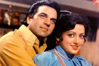 Dharmendra Birthday: हेमा मालिनी के साथ रोमांस करने के लिए धर्मेंद्र देते थे रिश्वत, ऐसी है दोनों की लव स्टोरी