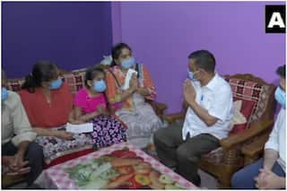 Delhi News: ड्यूटी पर कोरोना से जान गंवाने वाले अध्यापक के परिजनों को 1 करोड़ की मदद, नौकरी भी दिलाएंगे केजरीवाल