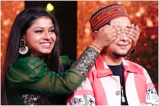 Indian Idol 12: Arunita Credits Her Mesmerising Performance to Pawandeep After he Teaches Her Harmonium