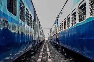 Indian Railways/IRCTC Updates: रेलवे ने रद्द की ये 12 ट्रेनें, इन चार ट्रेनों को किया गया शॉर्ट टर्मिनेट, देखें पूरी LIST
