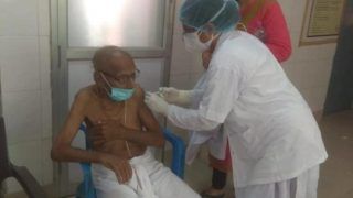 Oldest Person to Get Vaccinated: 125-Year-Old Man Receives Covid-19 Vaccine in Varanasi, Says 'Simple Food' is Reason For His Longevity
