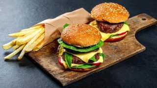Bizarre! Denied Free Burgers, Pakistani Cops Arrest Entire Staff of a Fast Food Joint
