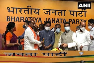 Delhi: तेलंगाना में मंत्री पद से हटाए जाने के बाद TRS छोड़कर आए ई. राजेंद्र ने समर्थकों के साथ BJP ज्‍वाइन की