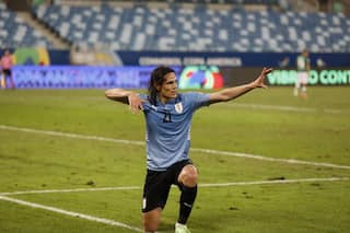 Edinson Cavani secures Uruguay's passage into Copa America last 8