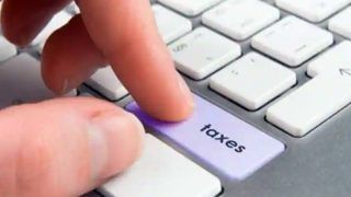 Income Tax Return Filing: ऑनलाइन या ऑफलाइन कैसे फाइल करें ITR, जानें- कौन सा विकल्प है बेहतर?