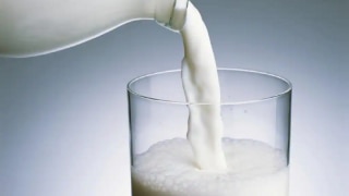 6 Food Items That Should Not be Mixed With Milk
