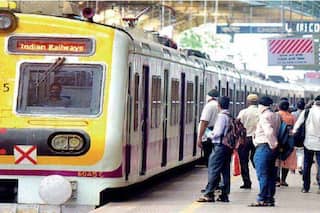 Mumbai Local Train: Commuters Urge State Govt to Allow Vaccinated Passengers to Travel