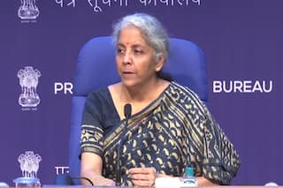 केंद्र ने ब्लैक फंगस की दवा पर टैक्स हटाया, वित्त मंत्री सीतारमण बोलीं- कोविड टीकों पर 5% GST जारी रहेगी