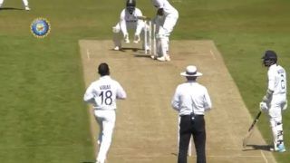 Virat Kohli ने इंटर-स्‍क्‍वाड मैच में की इन-स्विंग गेंदबाजी, असमंजस में दिखे बल्‍लेबाज KL Rahul