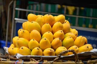 Jamshedpur Girl Gets Rs 1.2 Lakh From Selling Mangoes, Buys Smartphone For Online Classes