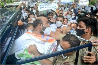 Uttar Pradesh News: घर में नजरबंद किए गए यूपी कांग्रेस चीफ अजय कुमार लल्लू, बाहर निकलने पर अस्थाई रोक
