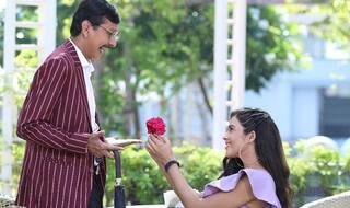'Taarak Mehta...' के Popatlal की लग गई लॉटरी, Soni Patel ने फूल देकर किया प्रपोज़