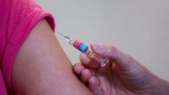 Corona Vaccine Booster Dose: ऐसे कर सकते हैं रजिस्ट्रेशन, जानिए कौन लगवा सकता है यह डोज
