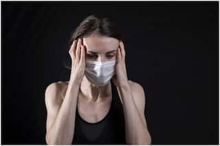 भारत में तेजी से पांव पसार रहा कोरोना, COVID 4th wave से पहले जानें इसके लक्षण