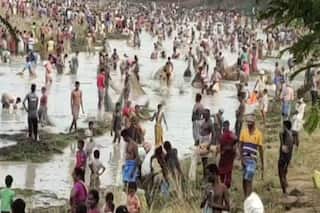 Tamil Nadu Lockdown: Villagers Flout Guidelines, Celebrate Fish Catching Festival in Sivaganga