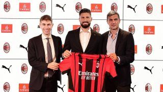 Striker Olivier Giroud Moves From Chelsea to AC Milan
