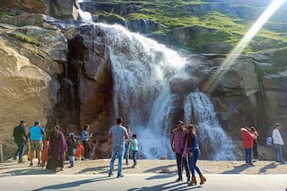 Himachal Pradesh Lockdown Update: Govt Makes Negative RT-PCR Report Mandatory For Tourists | Other Details Here