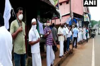 Kerala Lockdown: Traders Hold Protest In Malappuram, Demand Permission To Open Shops Throughout Day