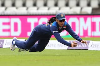 Smriti Mandhana Takes a Brilliant Running Catch | WATCH