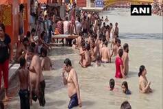 After Kempty Falls Fiasco, Devotees Seen Violating Coronavirus Protocol in Haridwar, Say 'Not Scared of Covid'