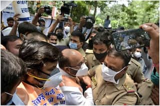 UP News: यूपी कांग्रेस अध्यक्ष सहित 500 से ज्यादा कांग्रेसियों के खिलाफ लखनऊ में मुकदमा दर्ज, कानून तोड़ने का लगा आरोप