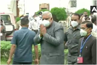 West Bengal: विधानसभा में BJP का जोरदार हंगामा, लगे जय श्रीराम के नारे, भाषण पूरा किए बिना ही लौटे गवर्नर