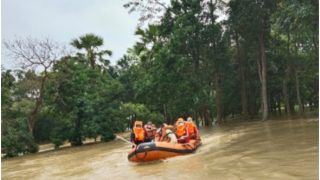 Bihar Flood: खतरे के निशान को पार कर गईं बिहार की प्रमुख नदियां, सुरक्षित स्थानों पर पहुंच रहे लोग