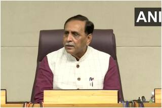 Gujarat News: गुजरात के 9 लाख से ज्यादा सरकारी कर्मियों-पेंशनर्स के लिए सीएम रूपाणी का बड़ा ऐलान, जानें क्या है खुशखबरी